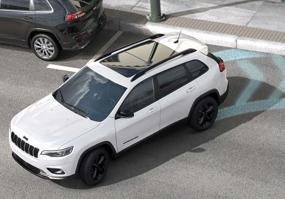 2023 Jeep Cherokee backing up