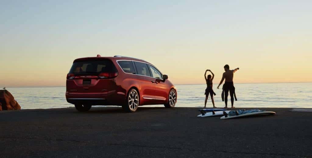 Aventura 2017 Chrysler Pacifica Jeep Summer Features
