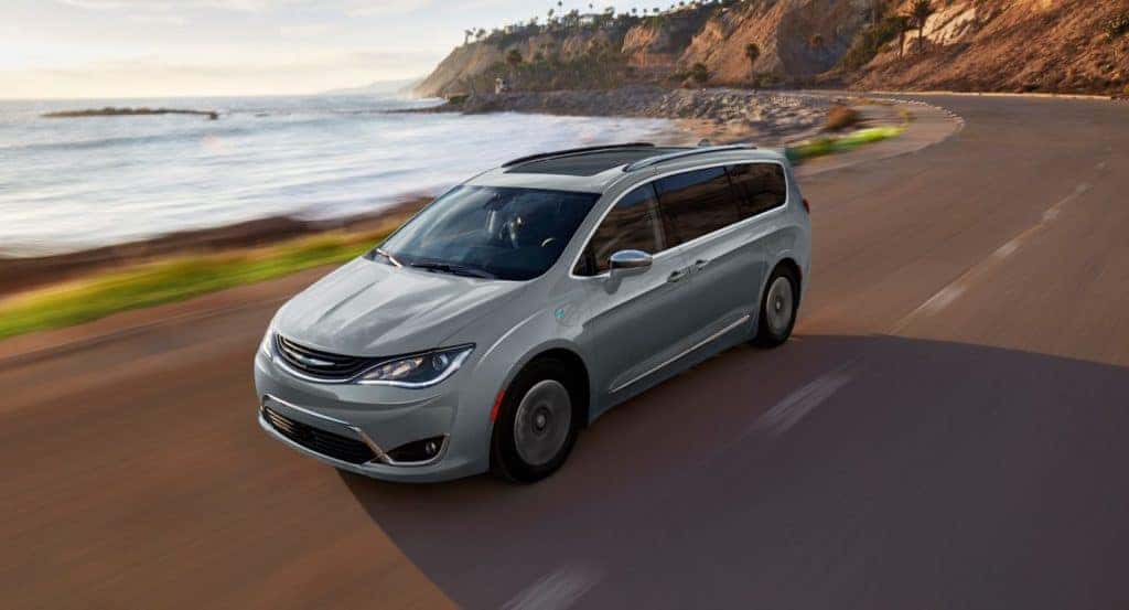 Aventura CJDR 2018 Chrysler Pacifica Hybrid