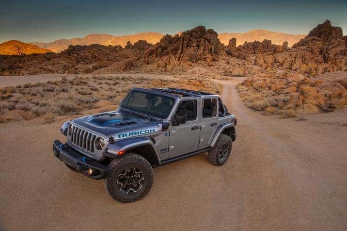 RENEGADE 4XE: THE JEEP® TAKE ON THE PLUG-IN HYBRID - PRESS KIT, Jeep