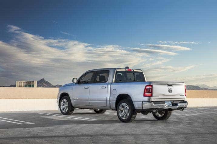 aventura-cjdr-2021-ram-1500-iihs-top-safety-pick