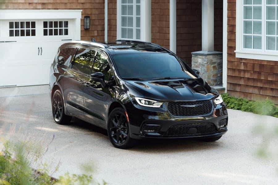 Aventura CDJR- 2024 Chrysler Pacifica Limited S