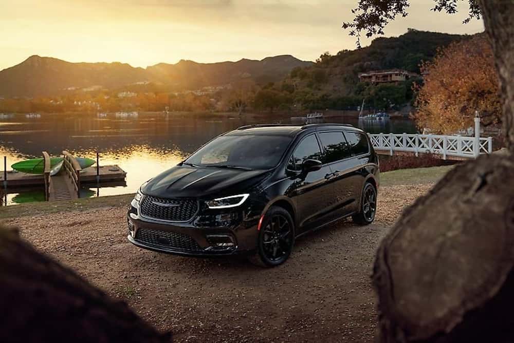 Black 2025 Chrysler Pacifica