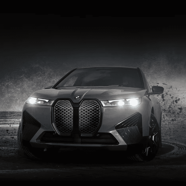 2024 BMW iX frontview