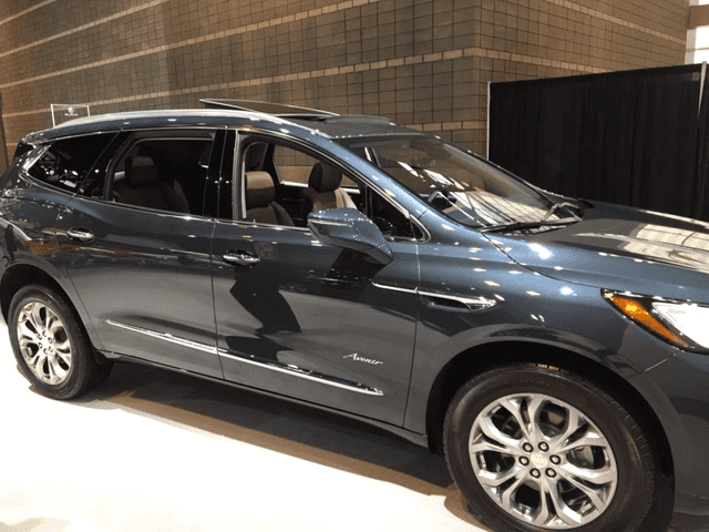 Buick Enclave Avenir profile view