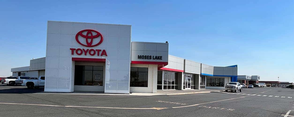 Front entrance of Bud Clary Toyota of Moses Lake dealer