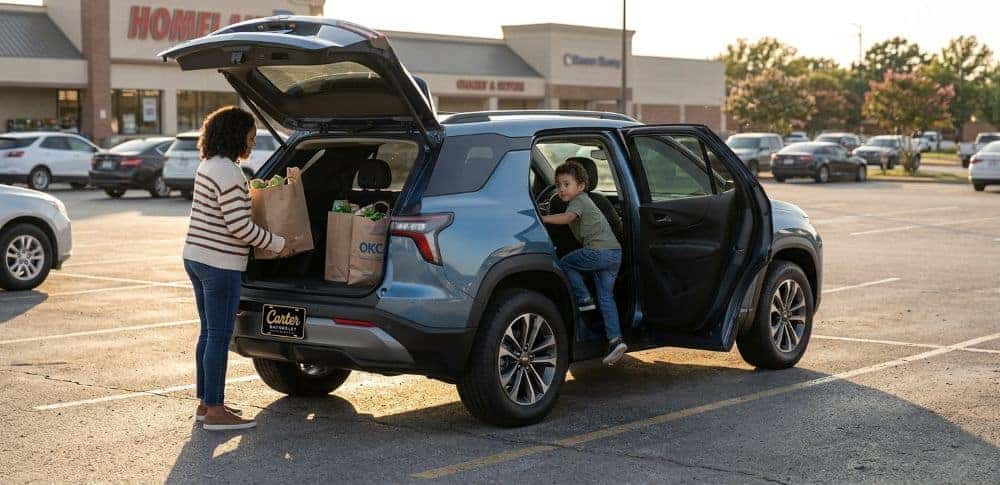 Family loading groceries into a 2027 Chevrolet Equinox in Oklahoma City