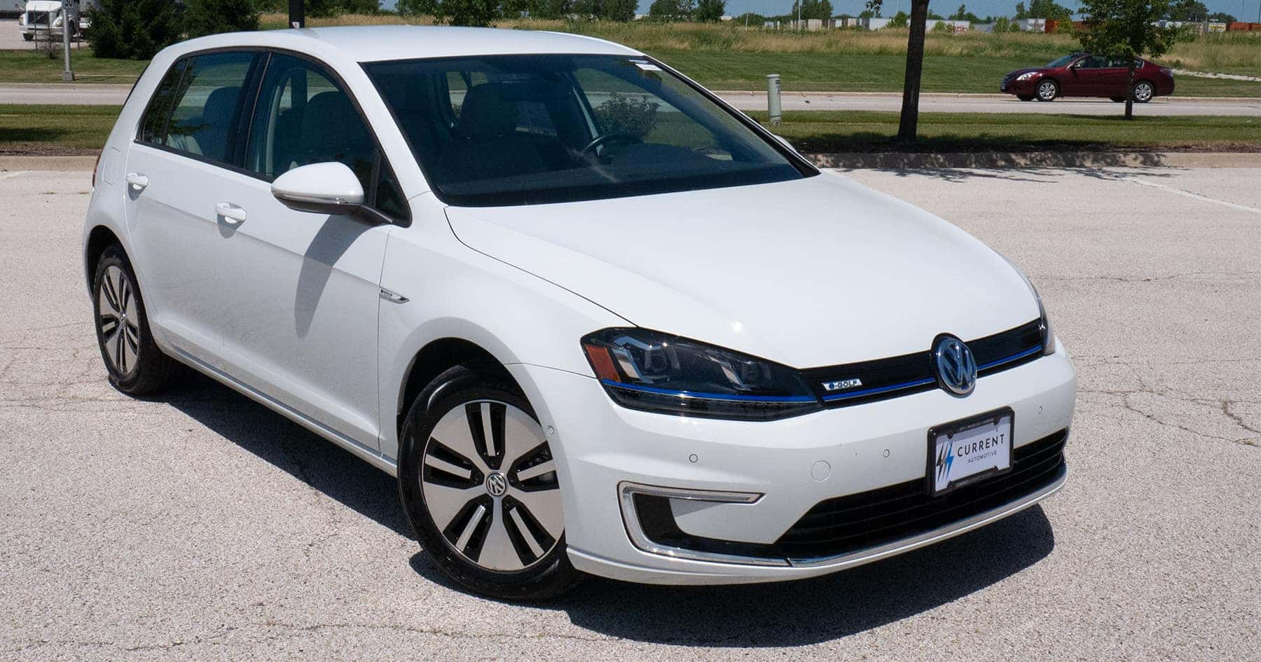 2017 Volkswagen e-Golf Review, Pricing, and Specs