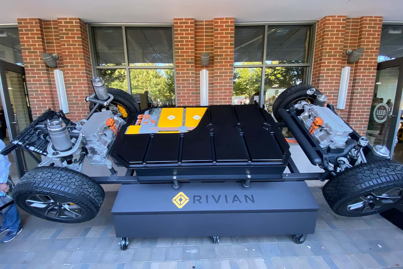 Rivians Electric Adventure Vehicles Are Beautiful Trucks