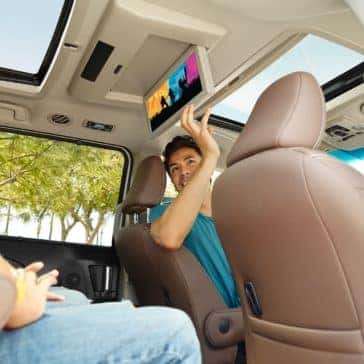 2017 Toyota Sienna Limited FWD Chestnut Interior with White Accents Rear Entertainment System