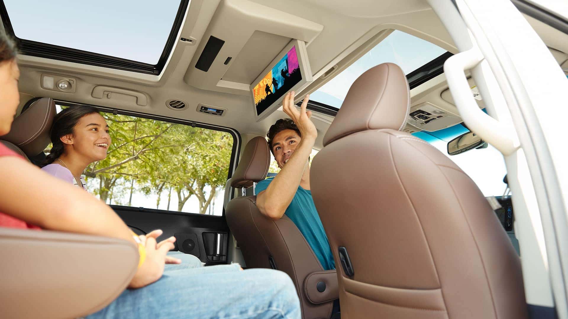 2017 Toyota Sienna Limited FWD Chestnut Interior with White Accents Rear Entertainment System