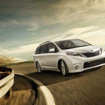 2017 Toyota Sienna SE Super White driving