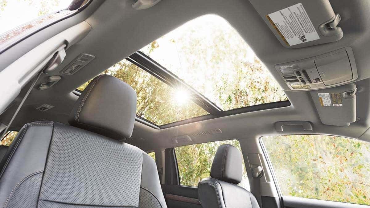 2017-Toyota-Highlander-Limited-black-interior-with-availale-Platinum-Package