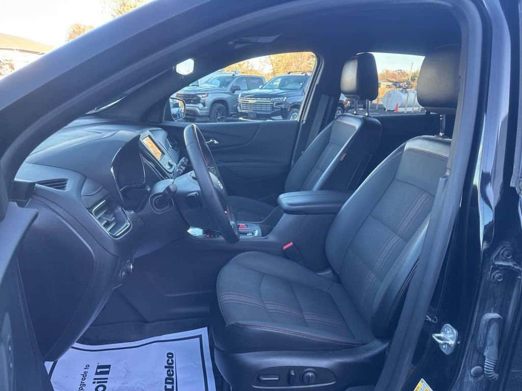 Used Chevrolet Equinox interior front seats and dashboard at Greg Hubler Chevrolet Camby IN
