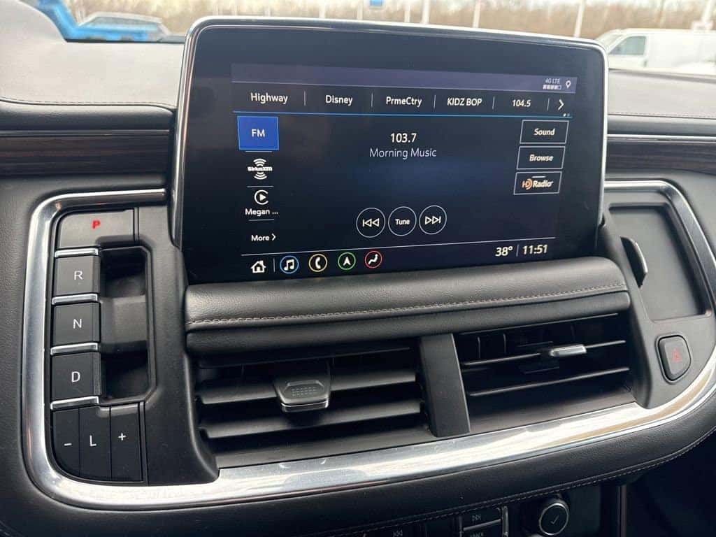 Infotainment system in a used Chevrolet Tahoe SUV