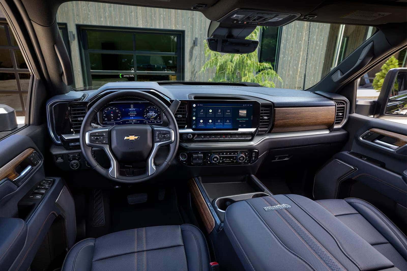 Chevy Silverado 2500HD bed utility and interior technology
