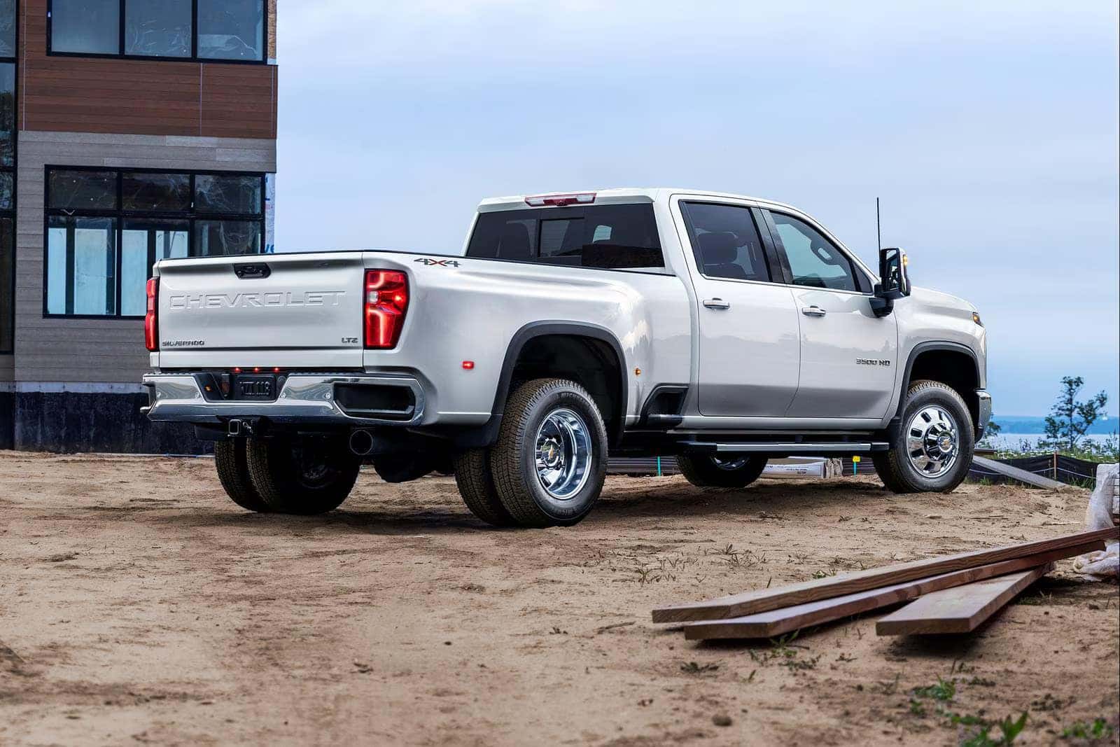 2026 Chevy Silverado 3500HD DRW and SRW side-by-side comparison