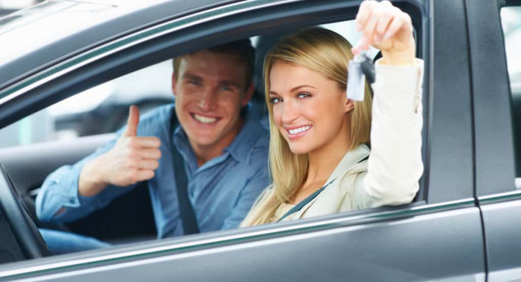 2250144-car-couple