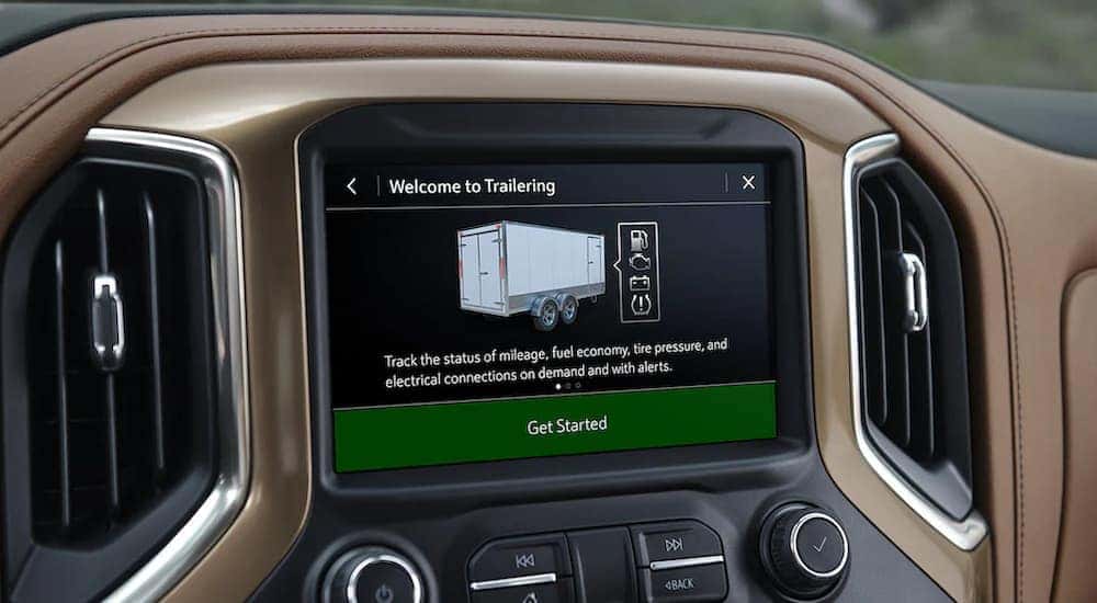 A close up of the trailering menu in a 2022 Chevy Silverado 2500 LTD is shown.