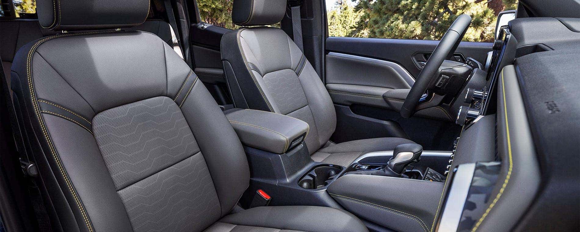 Leather seating in a 2025 Chevy Colorado.