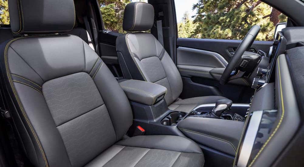 The gray interior in a 2025 Chevy Colorado for sale in Cincinnati.