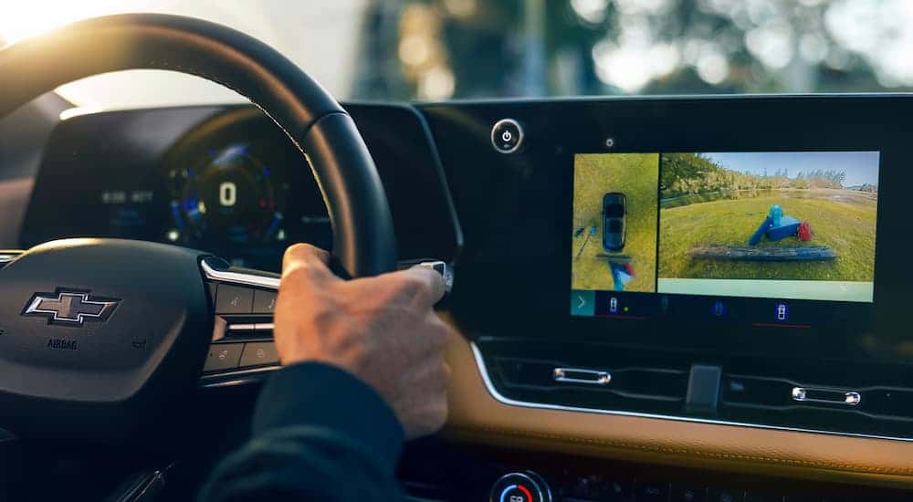 Steering wheel and infotainment screen in a 2025 Chevy Equinox