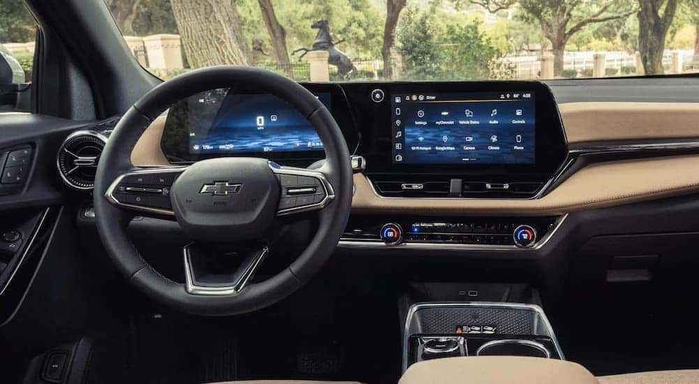Tan dash in a 2027 Chevy Equinox.