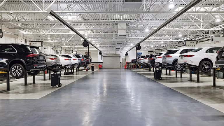 Mercedes-Benz of Midlothian service bay