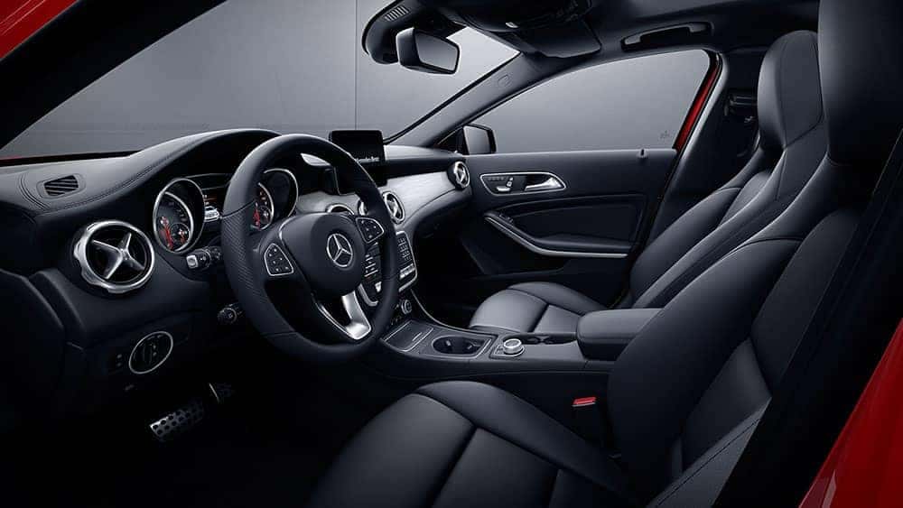 2019-Mercedes-Benz-GLA-black-interior