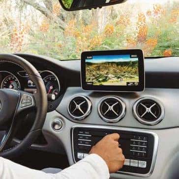 2019-Mercedes-Benz-GLA-driver-dashboard