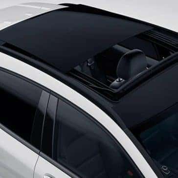 2019-Mercedes-Benz-GLA-rooftop