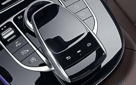 2017-mercedes-benz-e-class-sedan-interior-comand