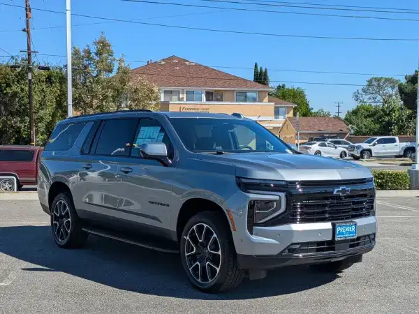 2026 suburban exterior