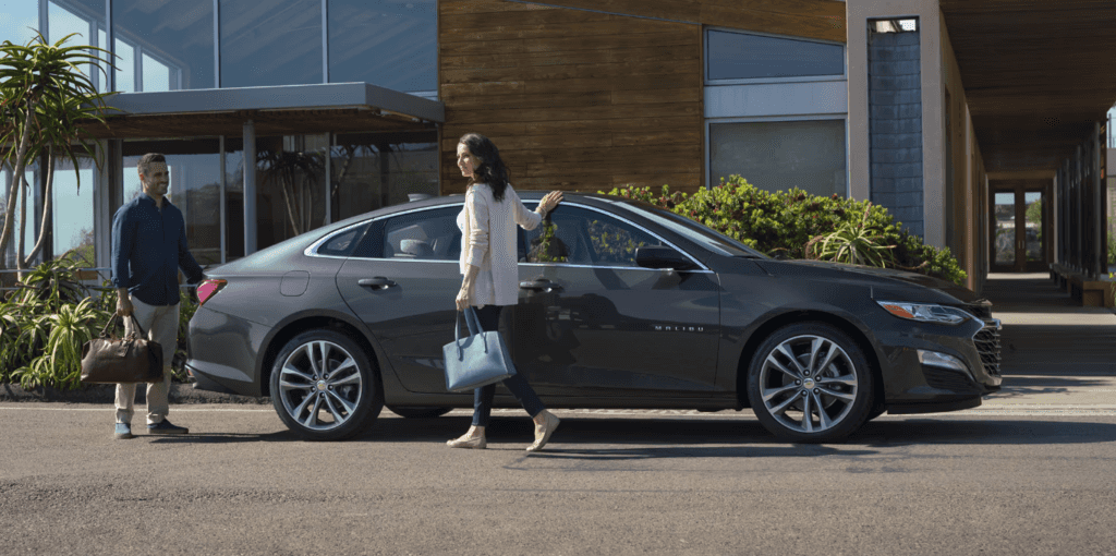 2026 Chevrolet Malibu parking outdoor