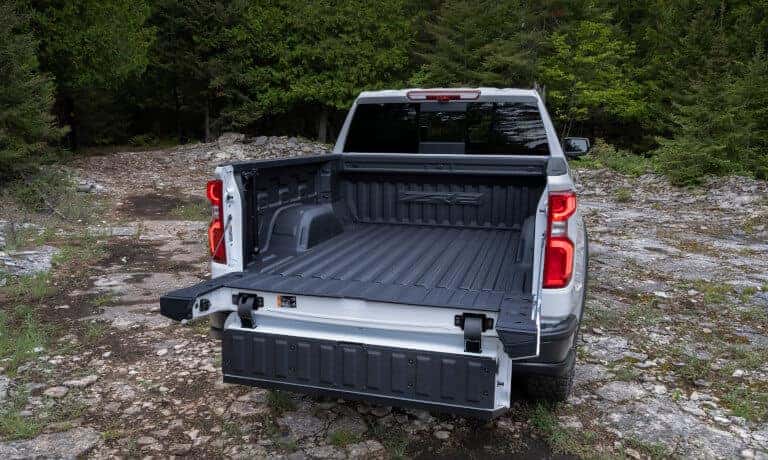 2026Chevy-Silverado1500-ExteriorBedTailgateDown