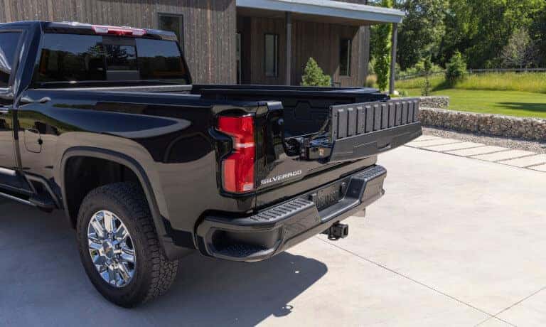 2026Chevy-Silverado2500HD-ExteriorBedDoorDown