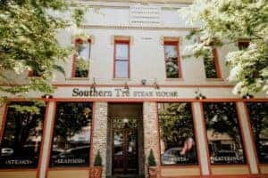 Southern Tré Steakhouse in Columbia, TN